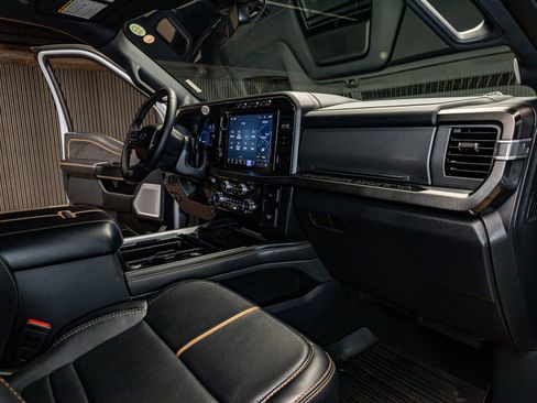 Used 2024 Ford F250 Platinum w/ FX4 Off-Road Package image 18