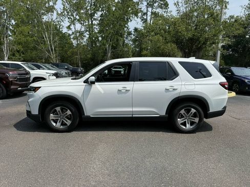 Used 2025 Honda Pilot EX-L image 2