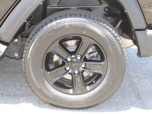 Used 2022 Jeep Wrangler Unlimited Sport AWD/4WD image 6