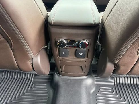 Used 2022 Ford Explorer King Ranch w/ Premium Technology Package AWD/4WD image 26