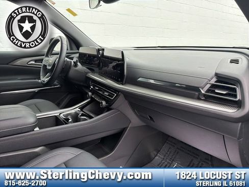 Used 2026 Chevrolet Traverse LT AWD/4WD image 11