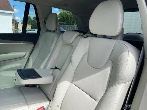 Used 2025 Volvo XC90 B6 Plus w/ Protection Package Premier AWD/4WD image 13