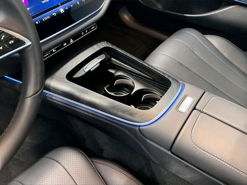 Used 2025 Mercedes-Benz E 350 4MATIC Sedan image 16