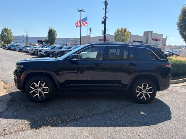 Used 2023 Jeep Grand Cherokee Limited AWD/4WD image 4