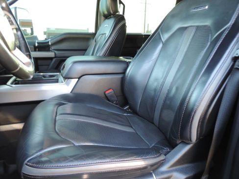 Used 2020 Ford F250 Platinum image 13