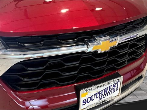 Used 2025 Chevrolet Trax LT FWD image 33
