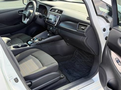 Certified 2025 Nissan Leaf SV Plus FWD image 26