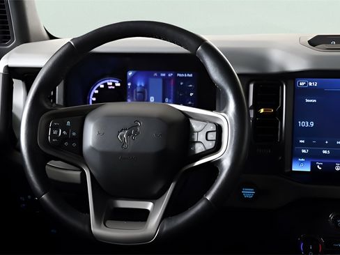 Used 2022 Ford Bronco Badlands image 16