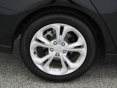 Used 2025 Honda Accord LX image 6