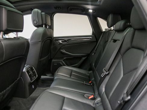 Certified 2026 Porsche Macan AWD/4WD image 23