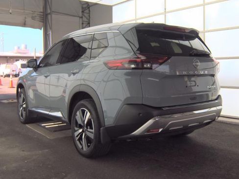 Used 2023 Nissan Rogue Platinum w/ Platinum Premium Package FWD image 2