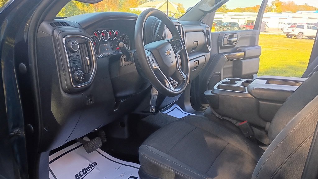 Used 2022 Chevrolet Silverado 3500 LT w/ Remote Start Package AWD/4WD image 11