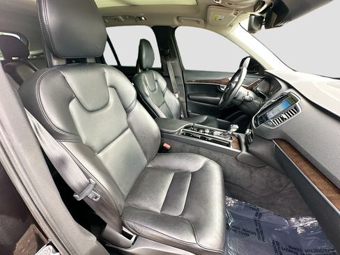 Used 2018 Volvo XC90 T5 Momentum w/ Convenience Package AWD/4WD image 34