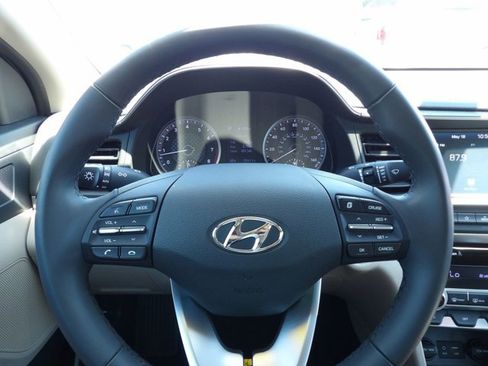 Used 2020 Hyundai Elantra Value Edition FWD image 15