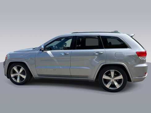 Used 2016 Jeep Grand Cherokee Overland AWD/4WD image 4