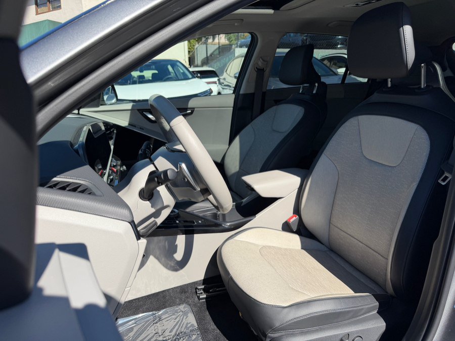 Used 2023 Kia Niro Wave w/ Wave Preserve Package FWD image 18