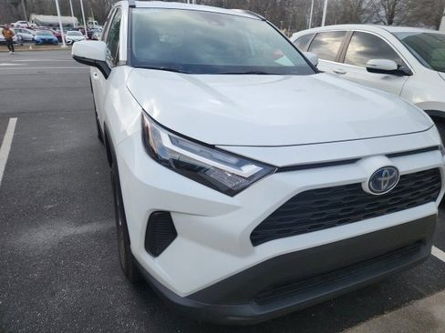 Used 2022 Toyota RAV4 XLE image 5