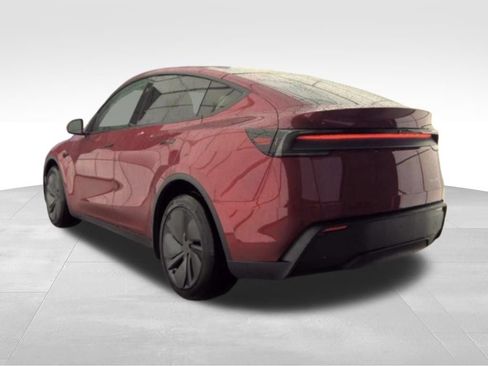 Used 2026 Tesla Model Y AWD image 6