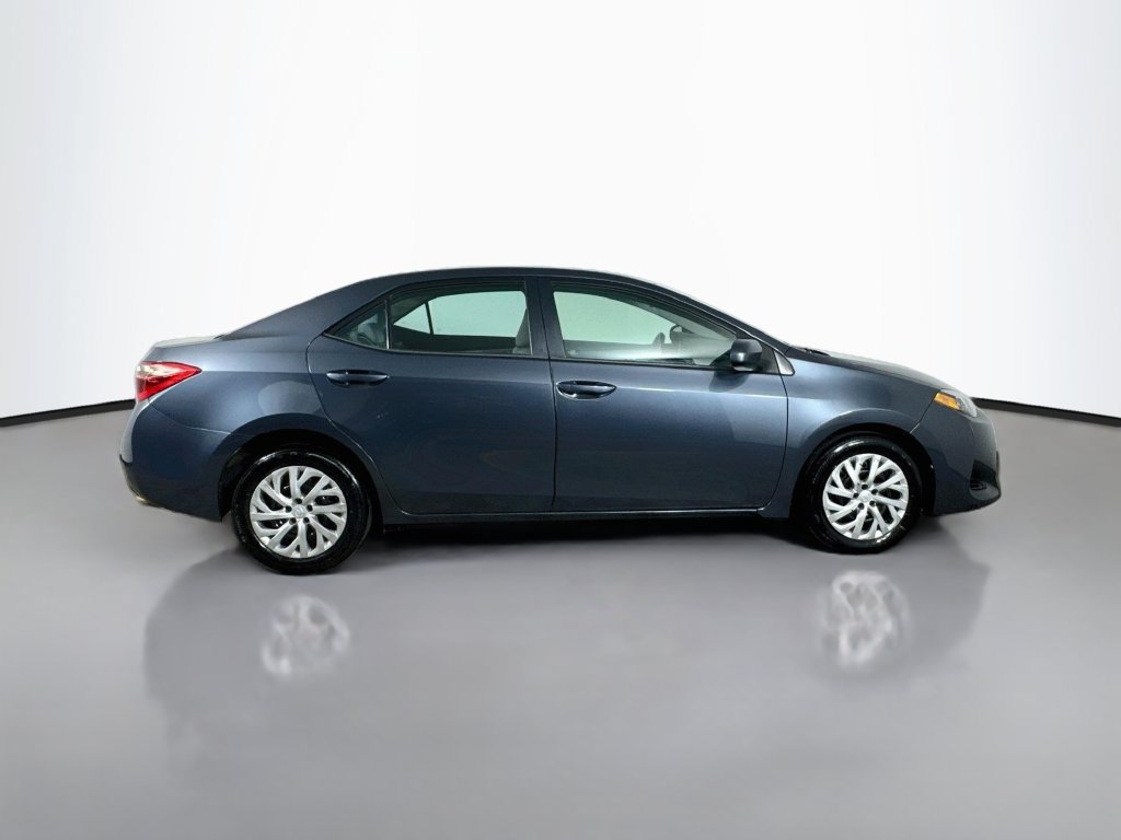 Used 2018 Toyota Corolla LE FWD image 9
