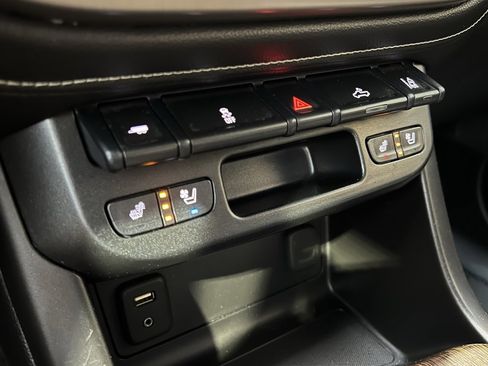 Used 2018 GMC Canyon Denali image 49