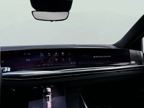 Used 2025 Cadillac Escalade ESV Sport w/ Touring Package image 31