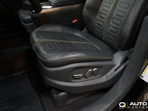 Used 2023 Rivian R1T Launch Edition image 13