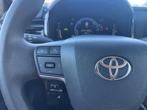 Used 2025 Toyota Camry LE image 14