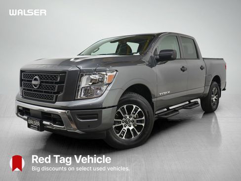 Used 2024 Nissan Titan SV w/ SV Convenience Package image 1