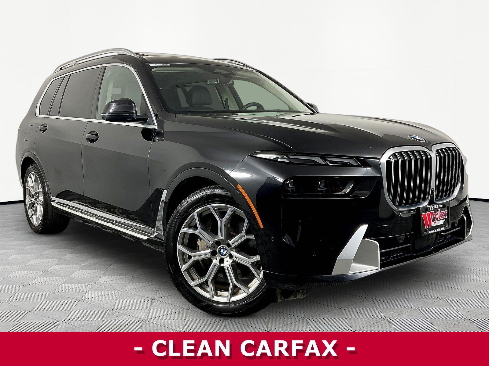 Used 2025 BMW X7 xDrive40i AWD/4WD image 3