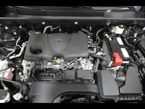 Used 2025 Toyota RAV4 XLE AWD/4WD image 20