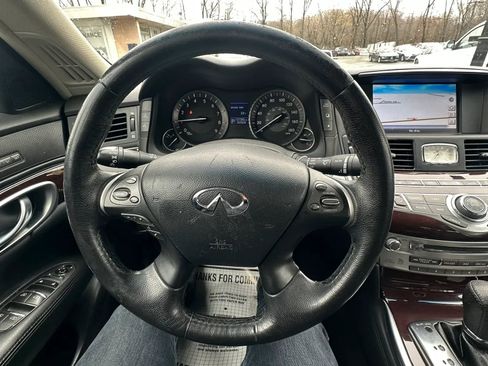 Used 2017 INFINITI Q70 L 3.7 image 11