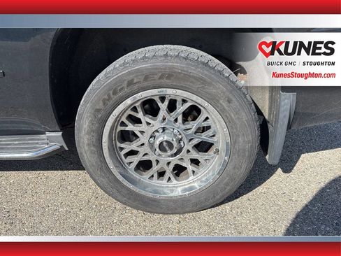 Used 2015 Chevrolet Tahoe LTZ AWD/4WD image 16