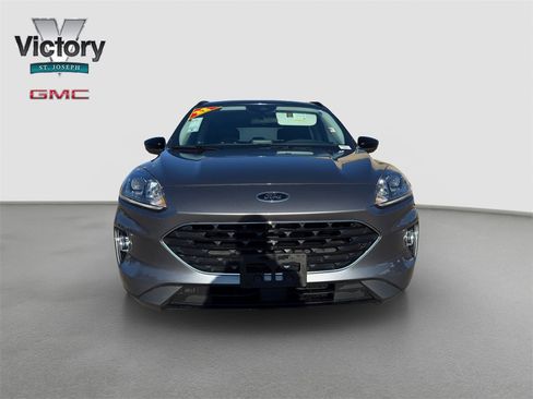 Used 2022 Ford Escape SEL w/ Equipment Group 302A image 2