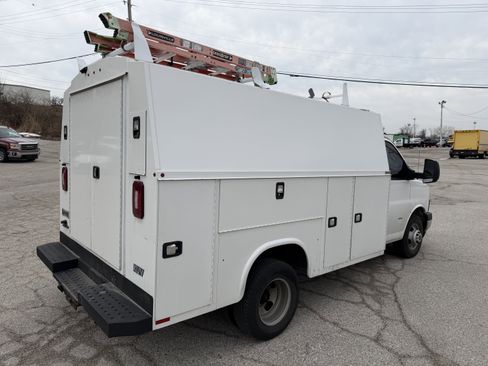 Used 2021 GMC Savana 3500 w/ Power Convenience Package image 7