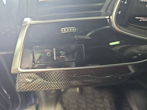 Used 2024 Audi SQ7 Prestige AWD/4WD image 27