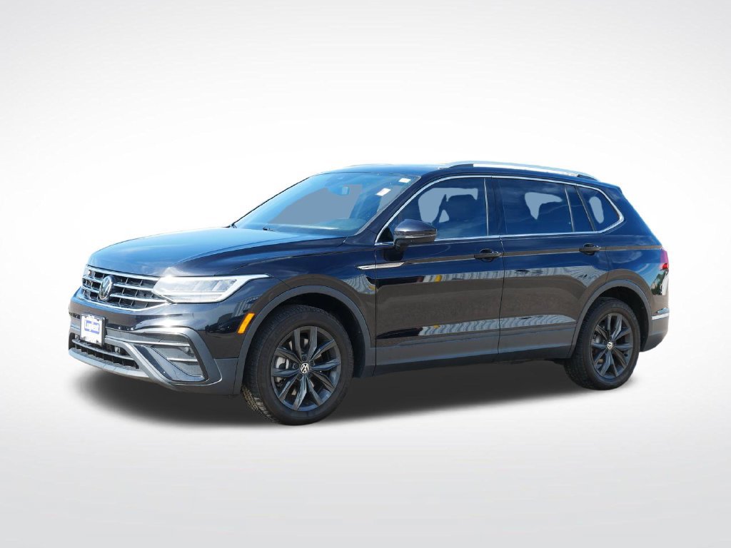 Used 2024 Volkswagen Tiguan SE w/ Panoramic Sunroof Package AWD/4WD image 8
