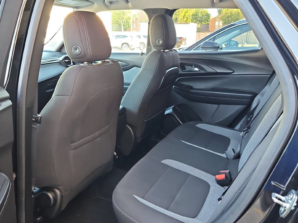 Used 2025 Chevrolet TrailBlazer LT AWD/4WD image 28