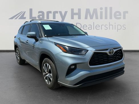 Used 2023 Toyota Highlander XLE FWD image 7
