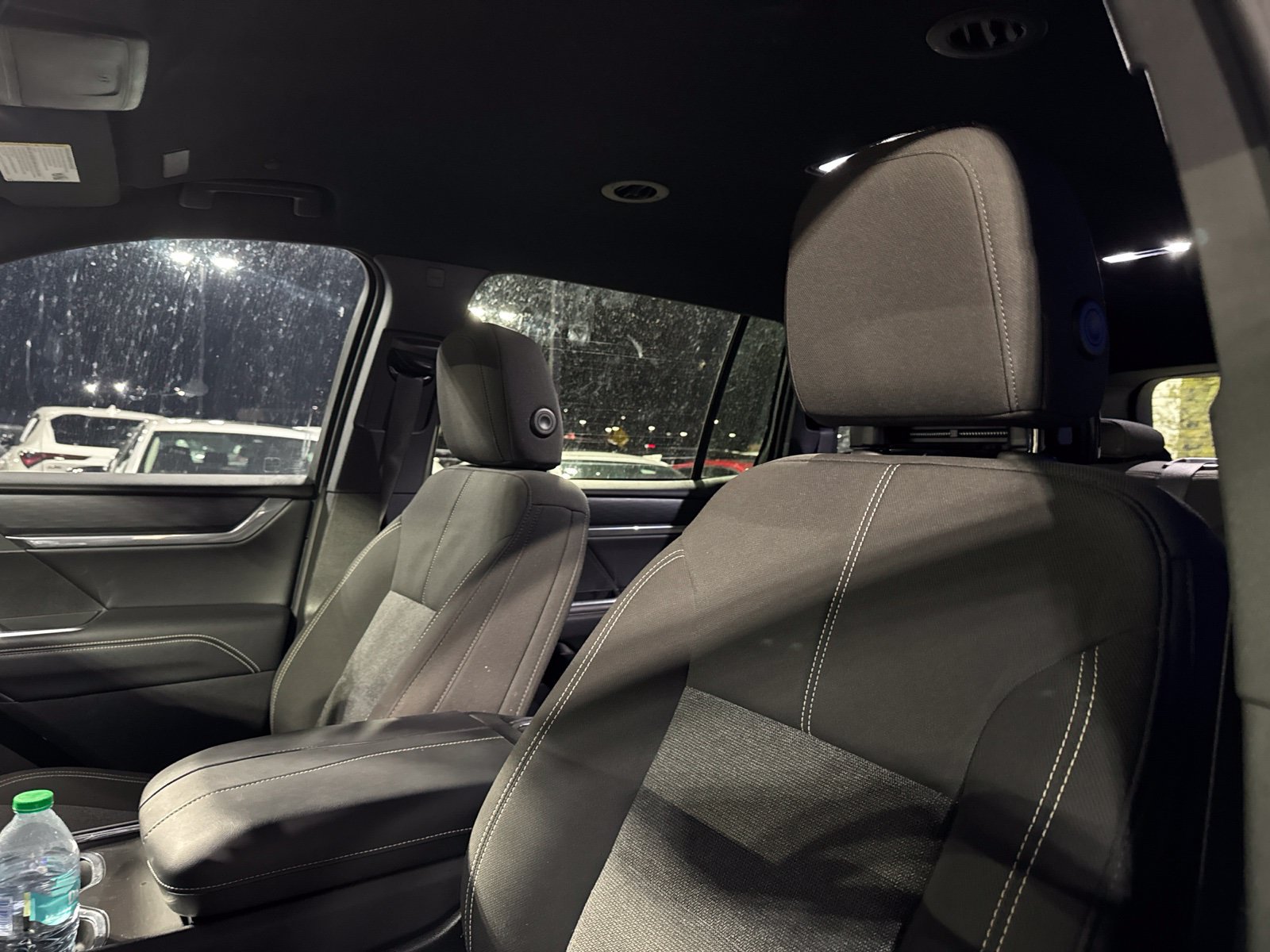 Used 2025 GMC Acadia Elevation FWD image 8