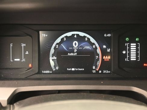 Used 2025 Toyota Tacoma SR5 w/ SR5 Upgrade Package AWD/4WD image 7