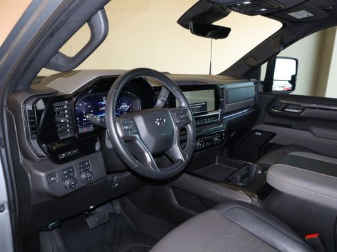 Used 2024 Chevrolet Silverado 2500 ZR2 w/ Technology Package AWD/4WD image 23
