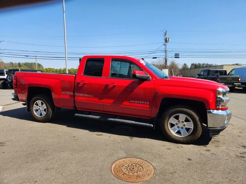 Used 2018 Chevrolet Silverado 1500 LT w/ All Star Edition image 17