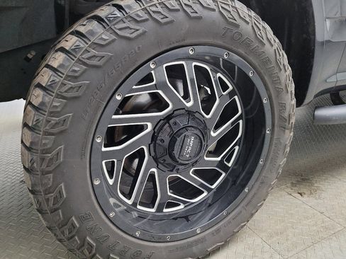 Used 2020 Ford F150 Lariat image 31