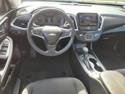 Used 2025 Chevrolet Malibu LT FWD image 13