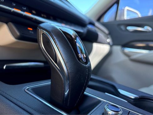 Used 2019 Cadillac XT4 Premium Luxury image 14