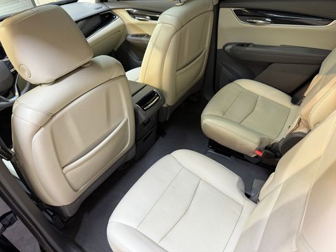 Used 2022 Cadillac XT6 Premium Luxury w/ Technology Package image 40