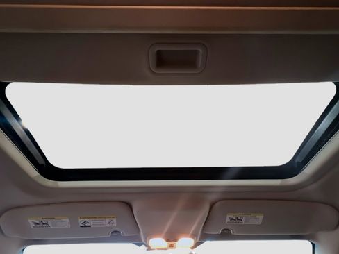 Used 2017 Jeep Compass High Altitude image 15