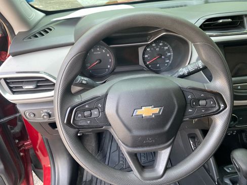 Used 2021 Chevrolet TrailBlazer LS FWD image 11