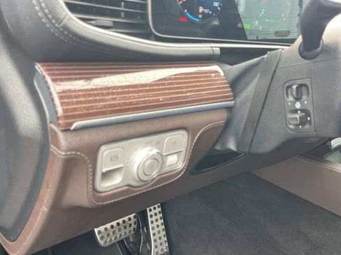 Used 2022 Mercedes-Benz GLS 450 4MATIC image 32