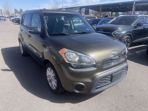Used 2013 Kia Soul + image 1